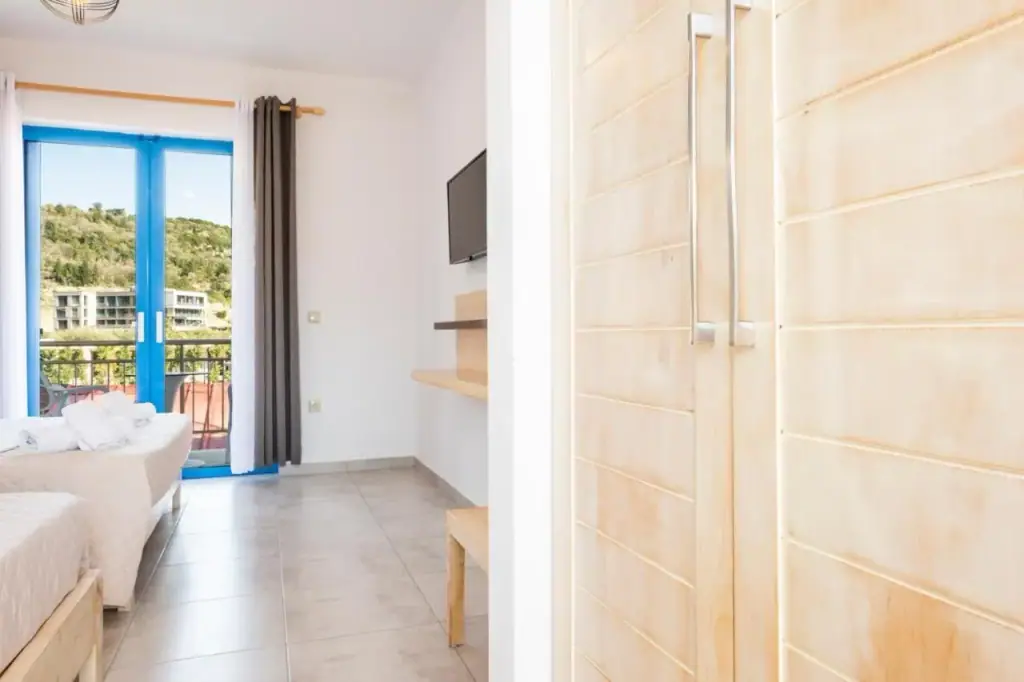 Triple room opening onto a private balcony