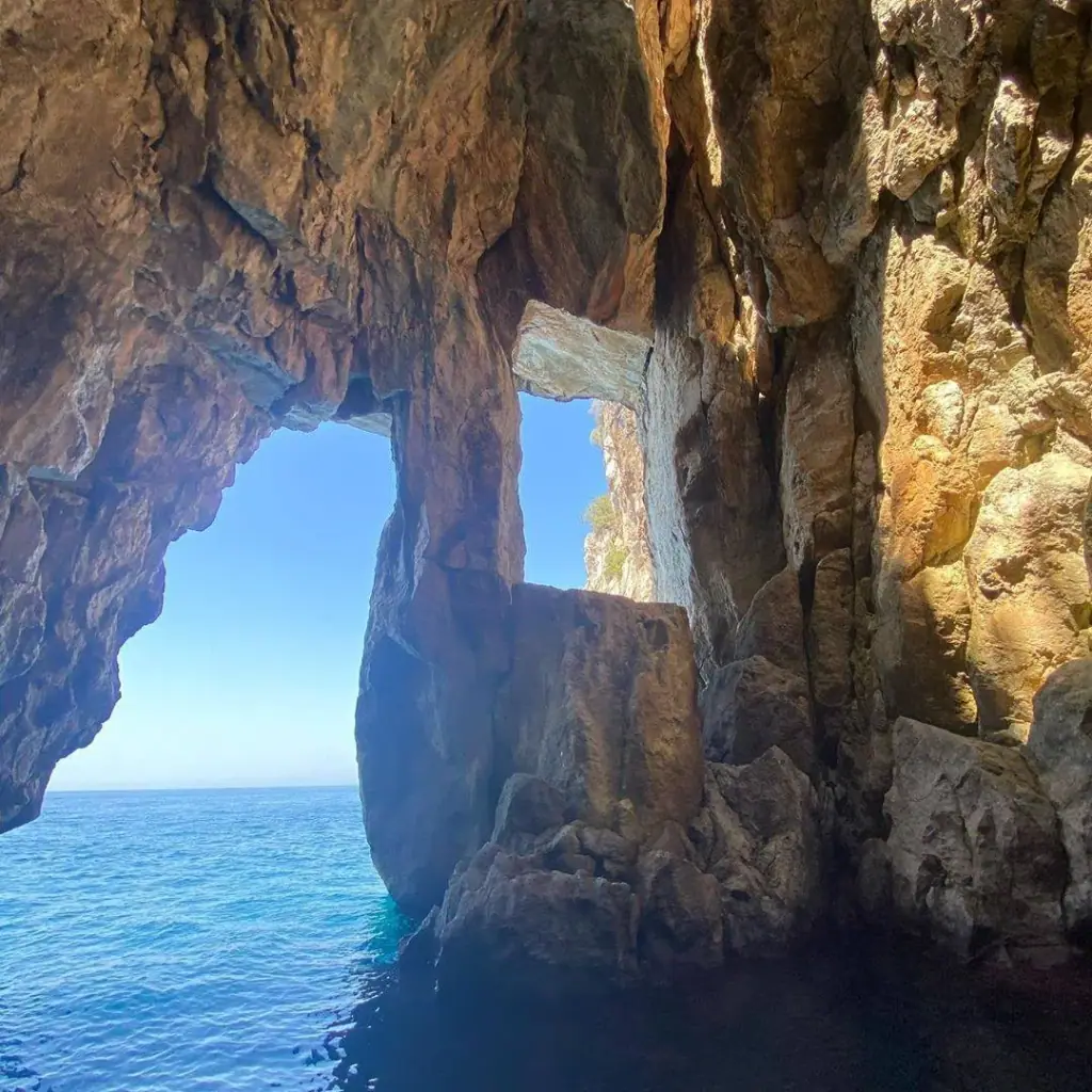 The cave window at Pirate's Cave opening onto the open sea