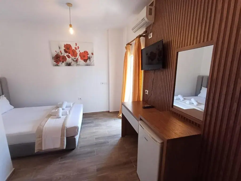 Double Room with Mountain View at Velco BB Himara