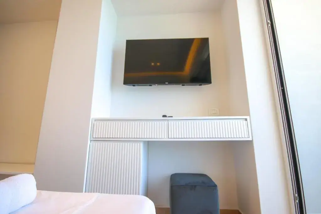 Emily's Hotel — view 5