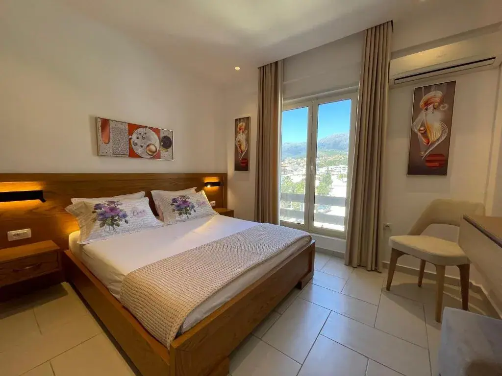 George Apartments — view 2