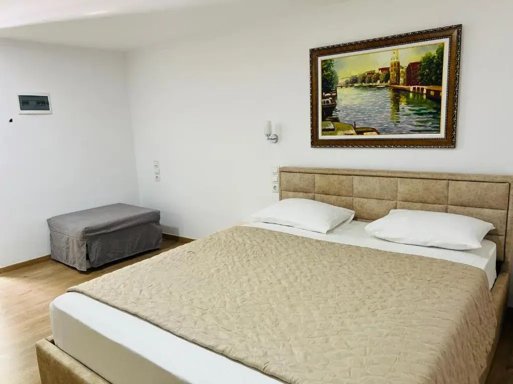 Guesthouse near the Castle of Himare — view 4