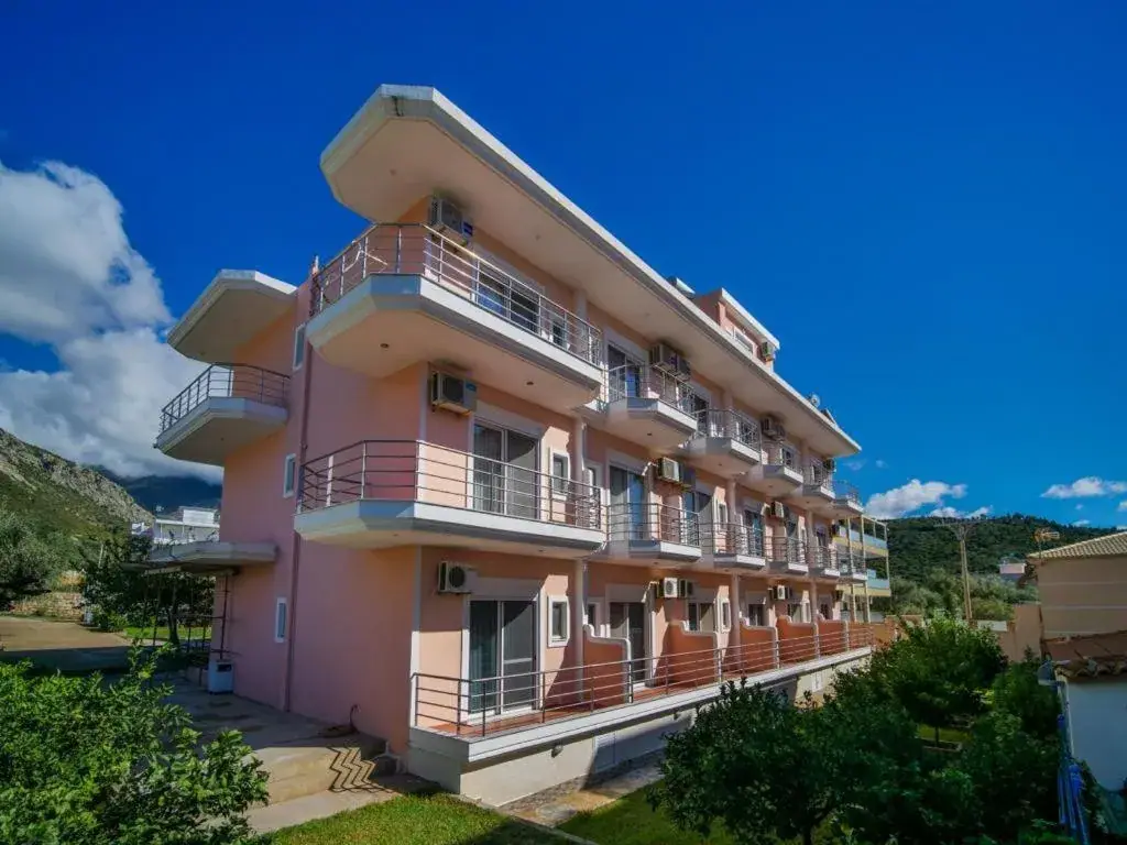 Himara Royal Hotel — view 2