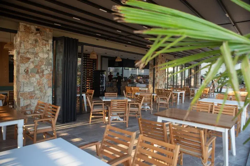 Hotel Qeparo in Himara, Albania