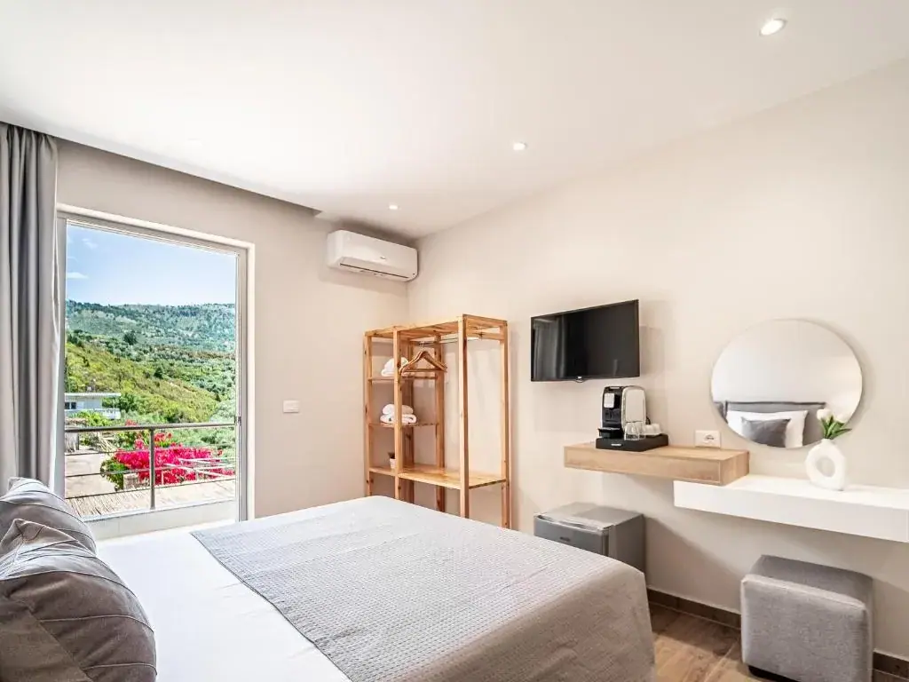 Ion Rooms — view 3