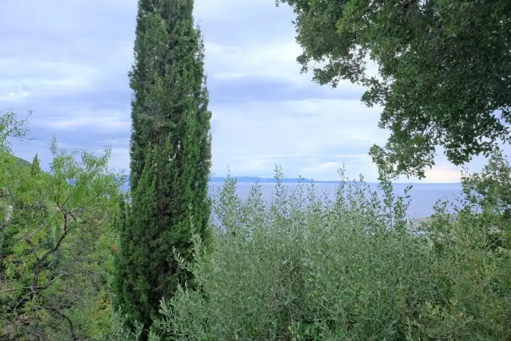 Les Villas de Qeparo — view 2