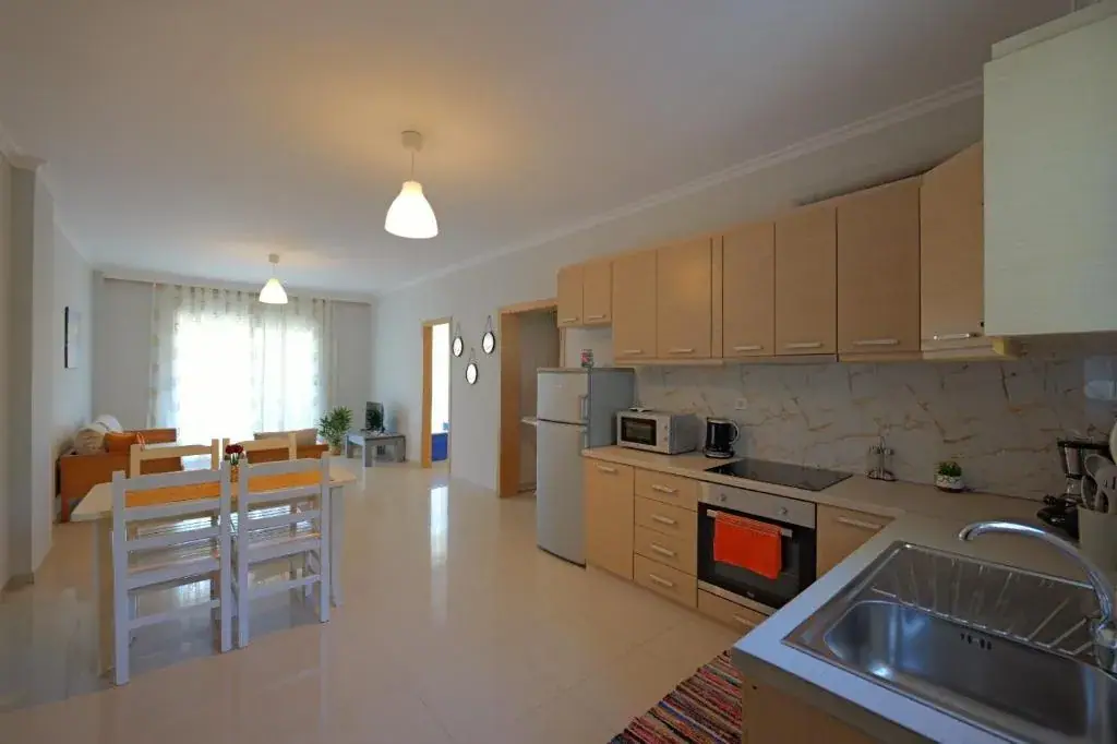 Llamani Apartments — view 4