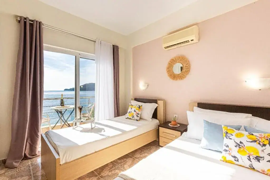 Potam'Sea Bliss 1 - Beach Front, Parking — view 3