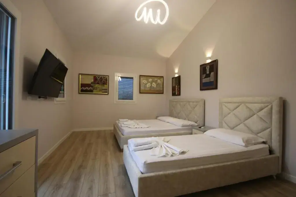 Vila Mario Himare — view 5