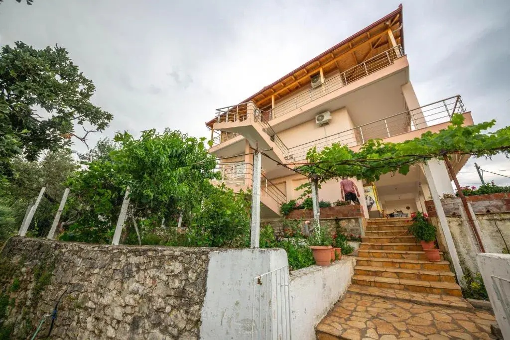 Villa Rondo in Himara, Albania
