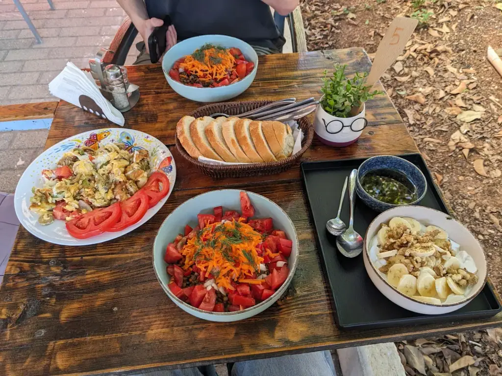 Anemone cafe and seafood in Spile, Himara