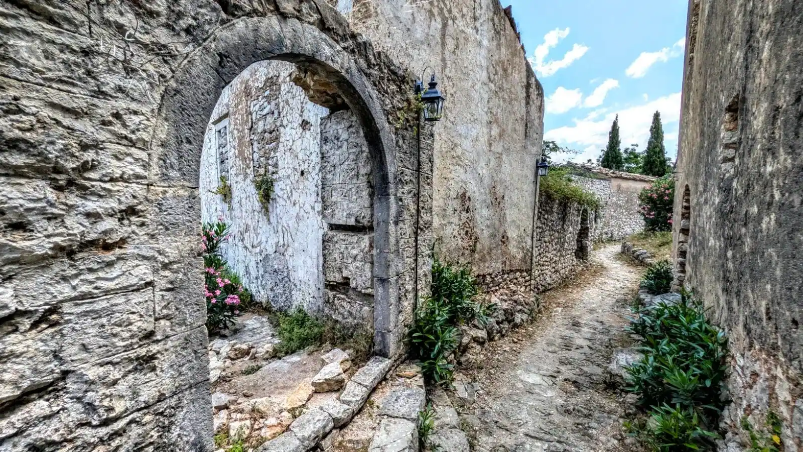 Jale vuno beach, albania by bus no car guide