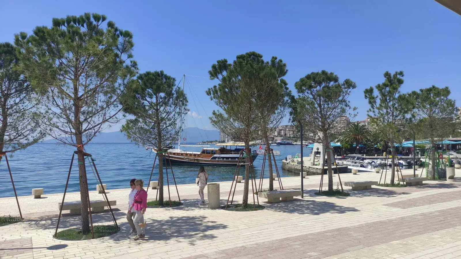 Himara promenade lungomare boat, himara xhiro promenade