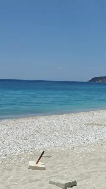 Borsh Beach deep blue shallows