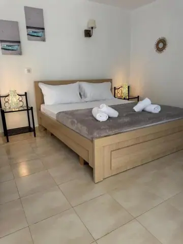 One-Bedroom Apartment at Emy's Rooms