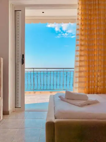Family Room with Sea View at Hotel Odhisea Qeparo