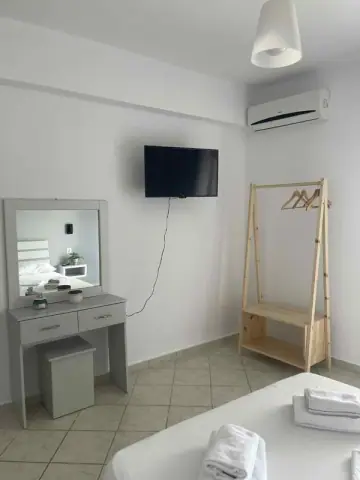 Enopia Apartments Himara — view 4