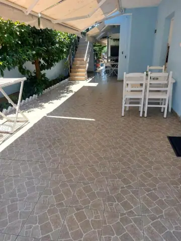 Garden Holiday Studios — view 2