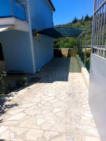 Garden Holiday Studios — view 5