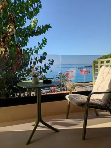 Manolo & Jolie Luxury Villa — view 3