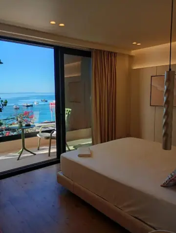 Manolo & Jolie Luxury Villa — view 4
