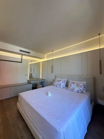 Manolo & Jolie Luxury Villa — view 5