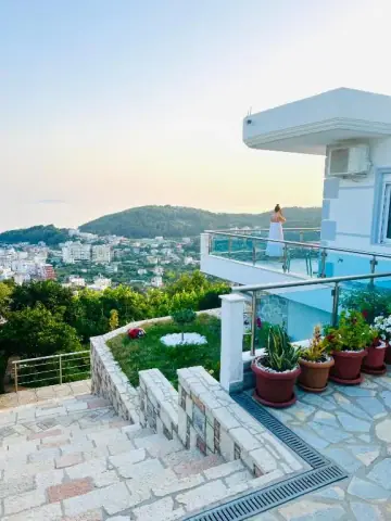 Mistral Inn — view 3