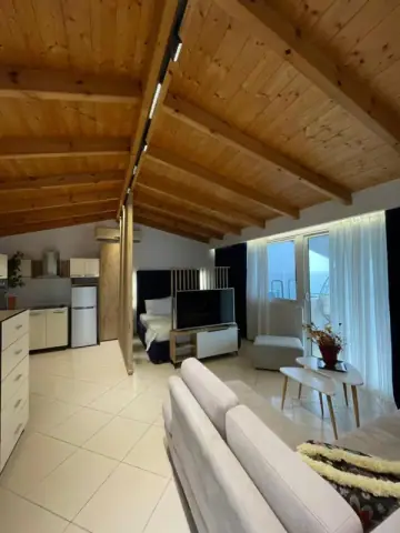 Qeparo Napolon Complex — view 2