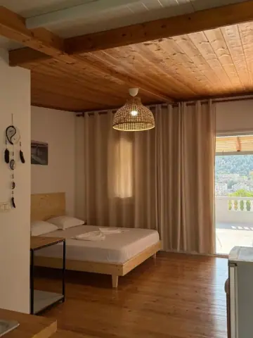 Sea Breeze Rooms — view 2