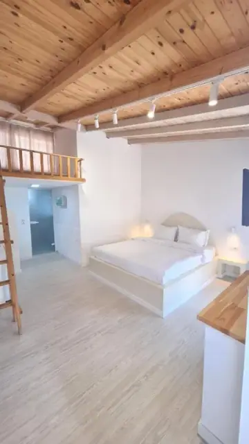 Tonea's Houses — view 4