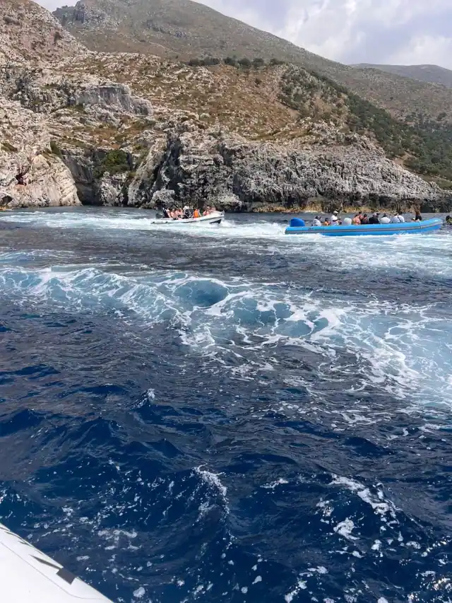 The canyon walls and open water at Smuggler's Canyon